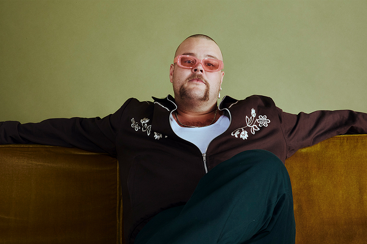 BRAD COX WHAT S ON 1200x800 VO